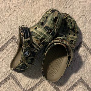 Crocs Men's and Women's Classic Realtree Clog Camo
